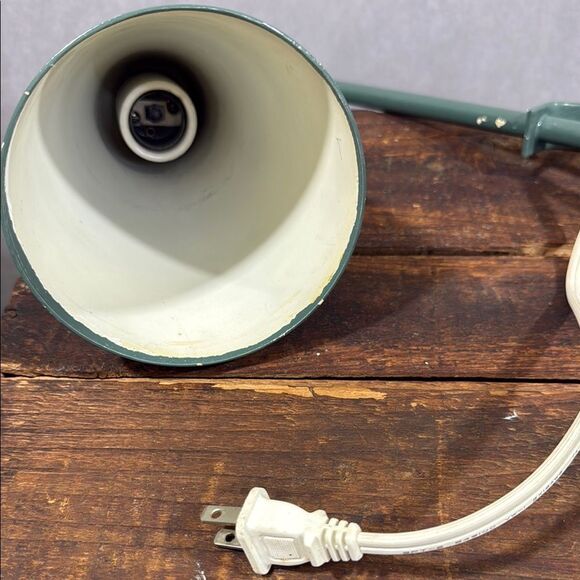 Vintage Green Metal Industrial Desk Lamp - Picture 5 of 7